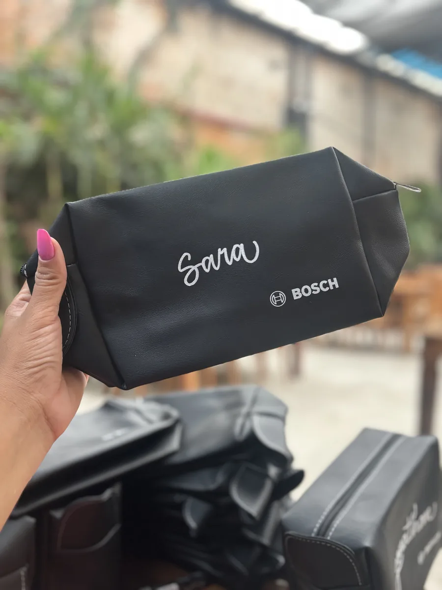 Estojo personalizado com o nome em lettering